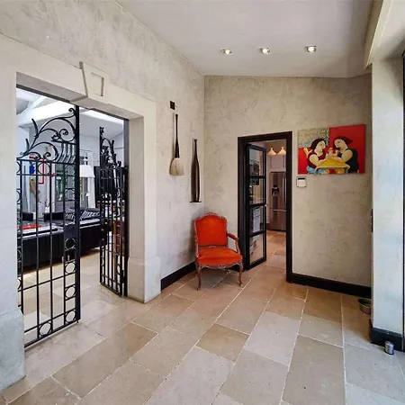 Magnifica Bed and Breakfast *