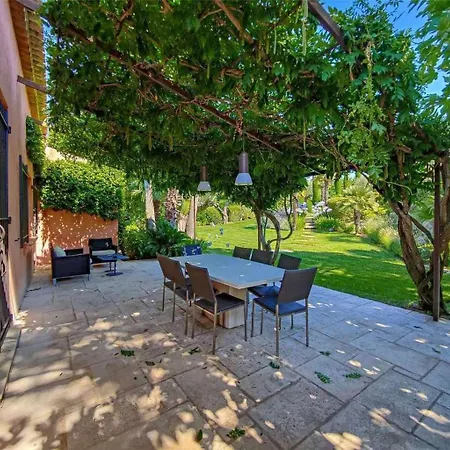 Magnifica فندق مبيت وإفطار